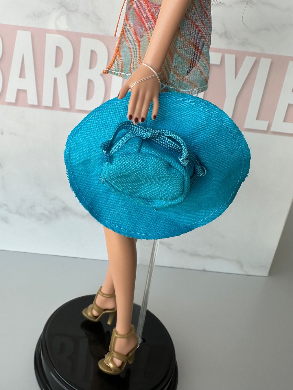 Puppen: Barbie Top Model mit Ständer – Gebraucht aus Meisterschwanden von jordilabandadrei 5
