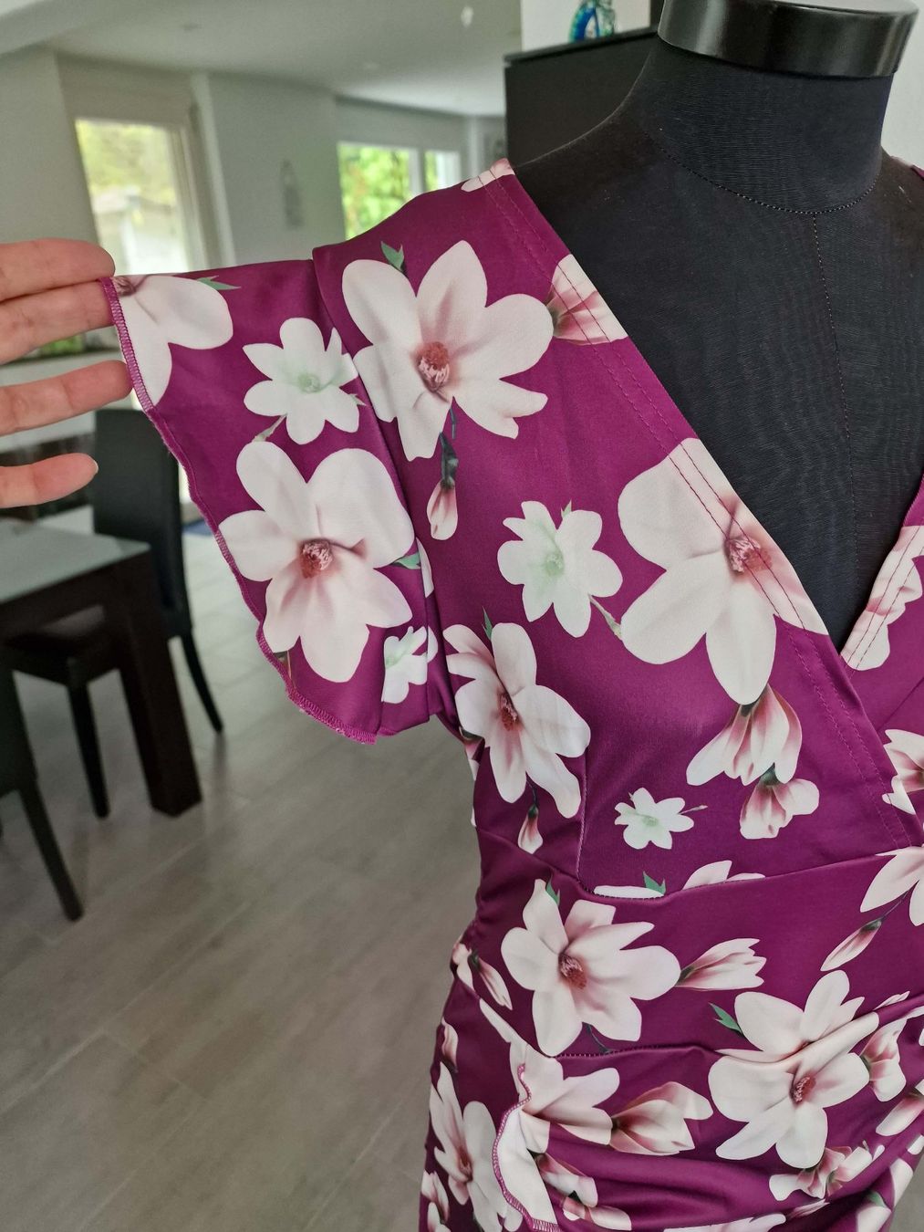 Vestiti: Elegantes Kleid mit Blumen NEU – Nuovo e nell'imballaggio originale da Wil  AG venduto da Kfloh 2