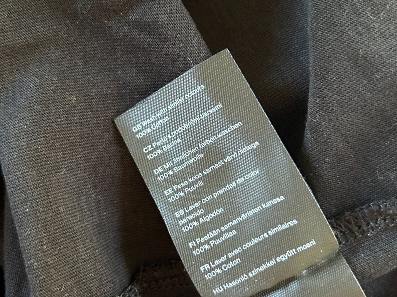 Weekday T-shirts: Weekday T-Shirt – D'occasion à St. Gallen par look-twice 5