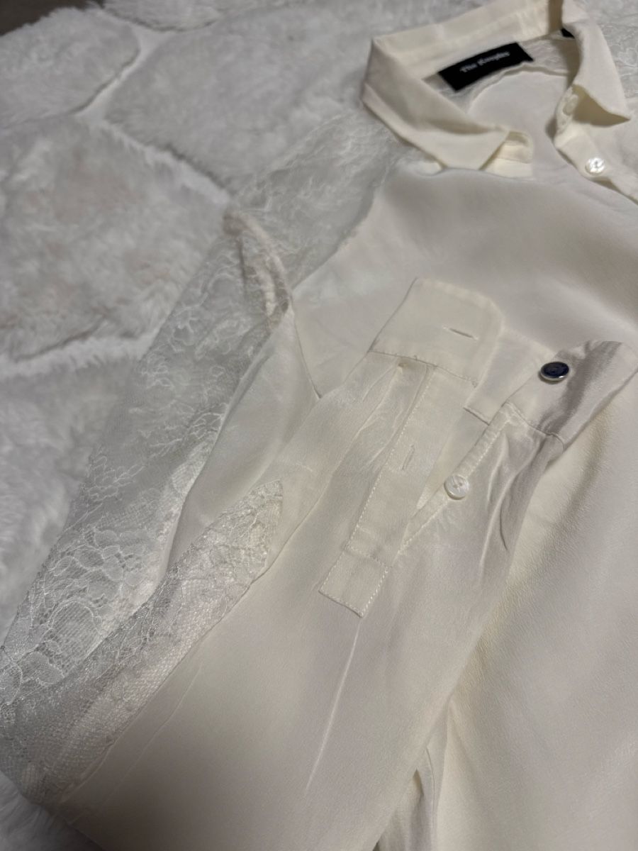 Kooples Blusen: The Kooples Bluse  – Gebraucht aus Mont-sur-Lausanne von EgisCloset. 1