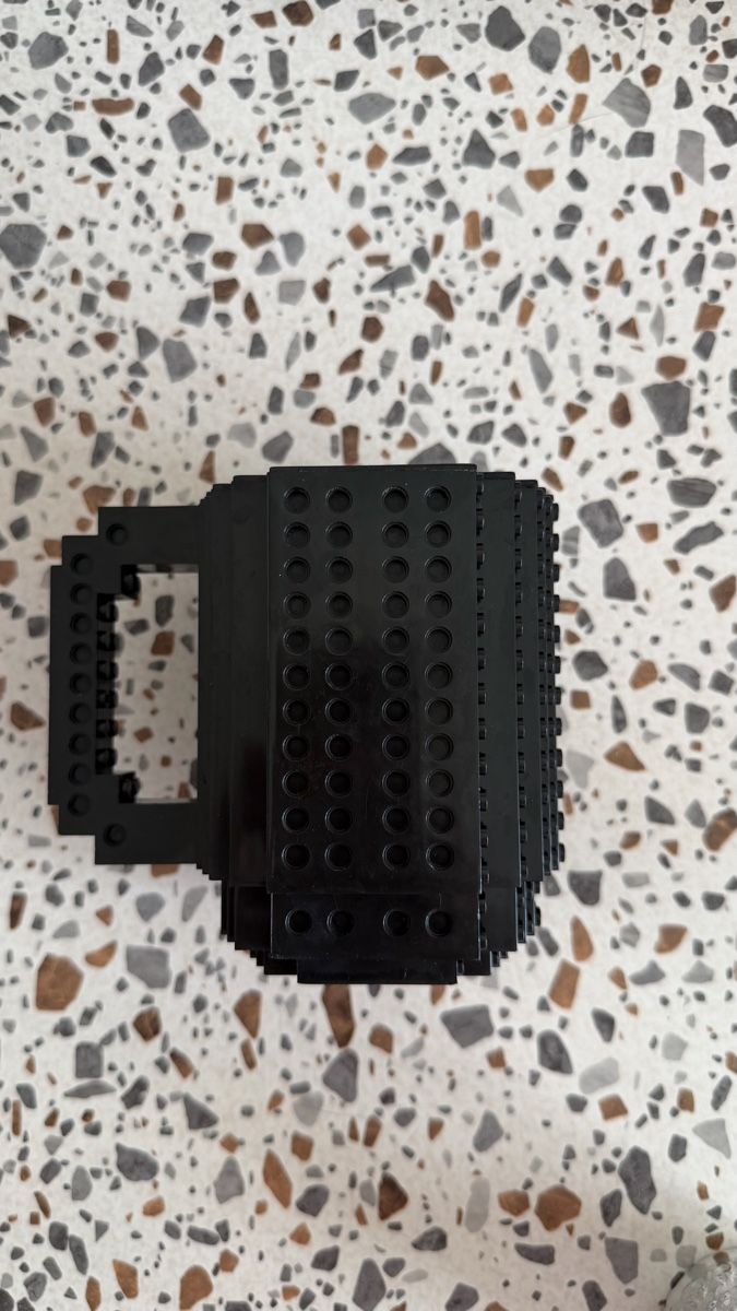Tazze: Unique Black Lego Mug  – Usato da Meilen venduto da KatKatHar