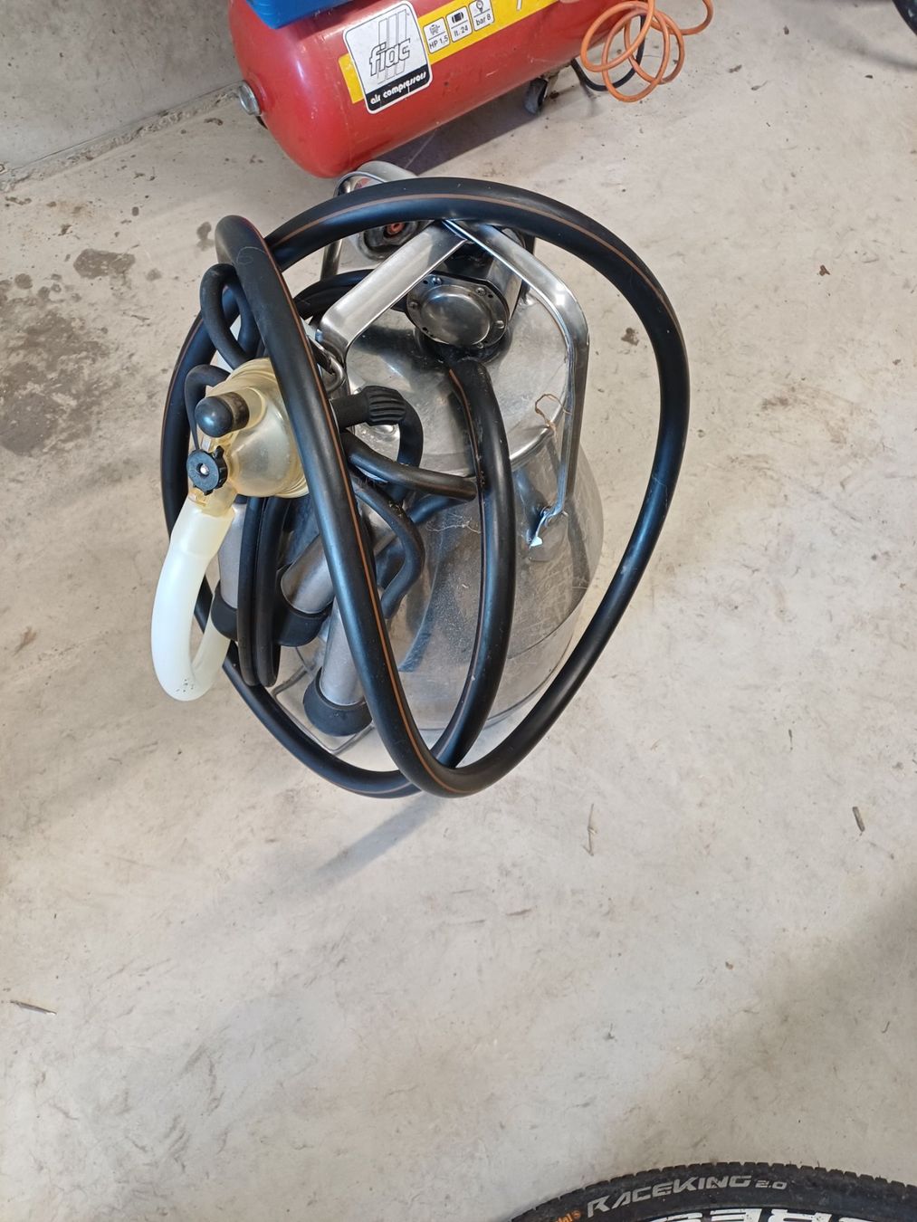 Delaval Tutte le macchine: Standeimer 25 Liter DeLaval, Melkaggregat – Usato da Boswil venduto da etaflex 2