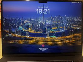 Apple MacBook Air 15 (2025) M4  Neu & unbenutzt