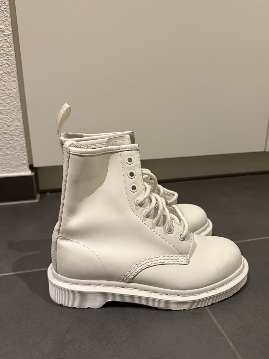 Dr. Martens Damenschuhe: Dr. Martens weiss Gr. 37 – Gebraucht aus Kradolf von lar_fbp9 2