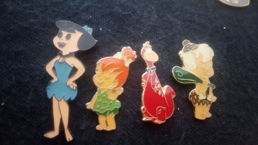 Plaketten & Abzeichen: Vintage Feuerstein Familie Pins, 4er Set, Top Zustand! – Gebraucht aus Belp von Guadalupe84 1