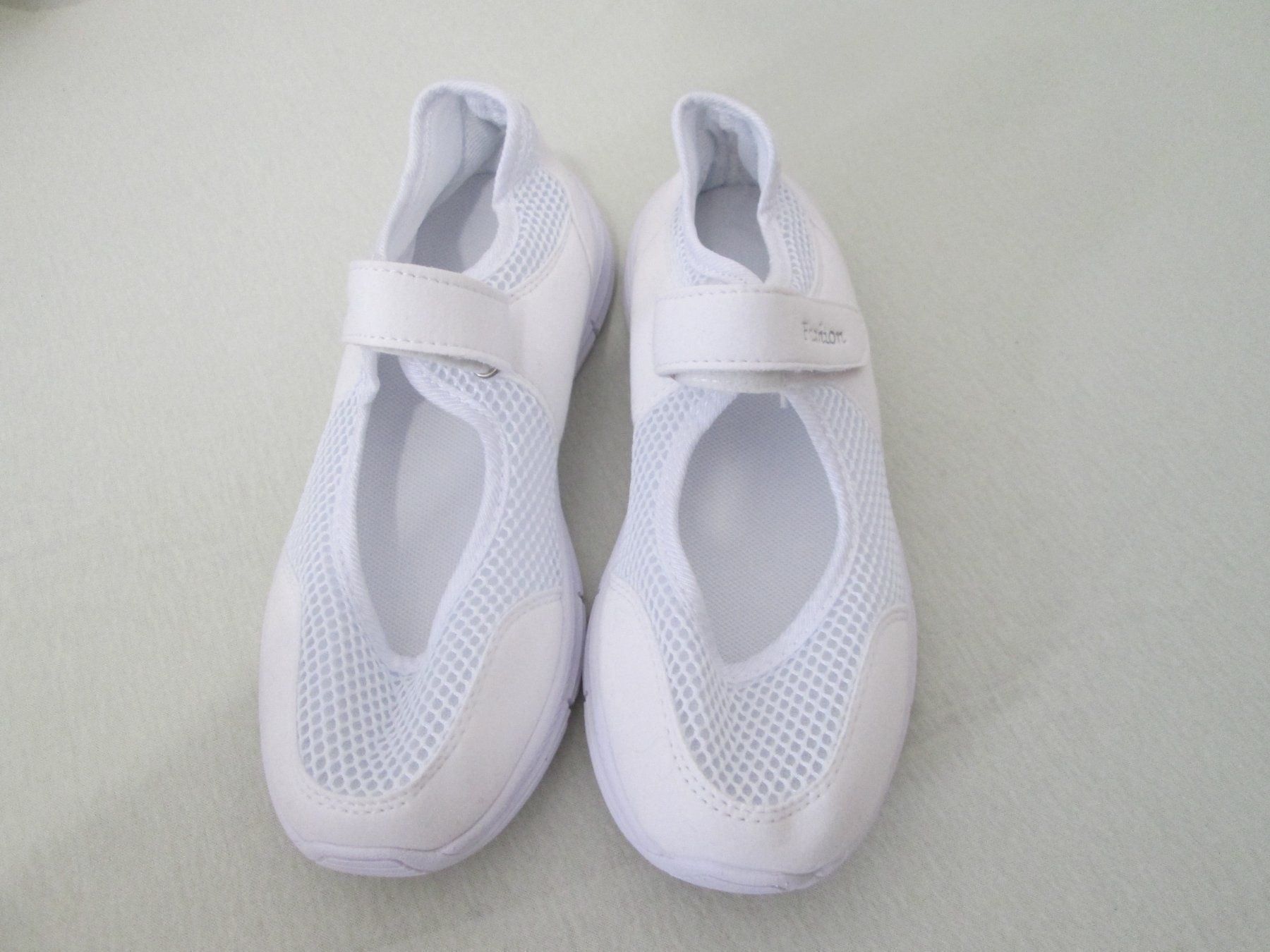 Scarpe da donna: Weisser Sommerschuh – Nuovo (secondo la descrizione) da Neuchâtel venduto da Dualseele