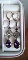 Boucles d'oreilles pendantes violettes breloques créateur