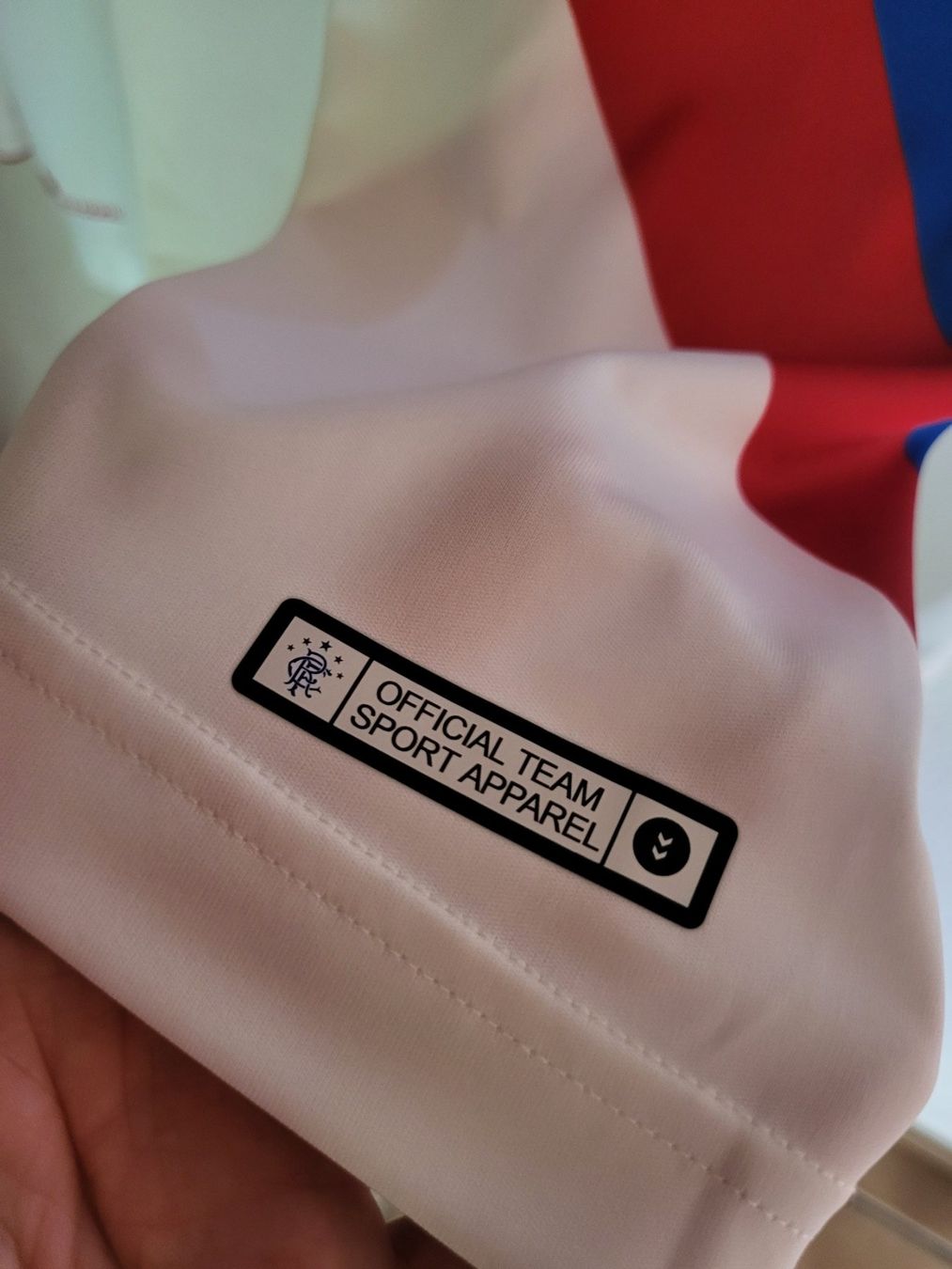 Leibchen & Hosen: Neues Glasgow Rangers Trikot – Neu und originalverpackt aus Ammerswil AG von Treemountain 3