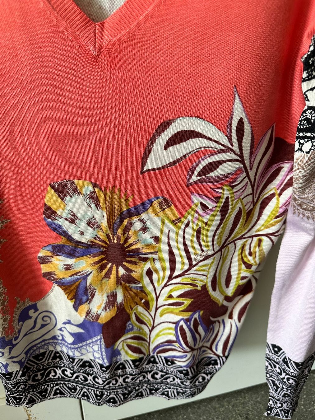 Etro Maglioni & Felpe: Wunderschöner Seidenpullover ETRO Seiden Gr. 44 890 CHF Neu – Nuovo (secondo la descrizione) da Genève venduto da Mycollection 1