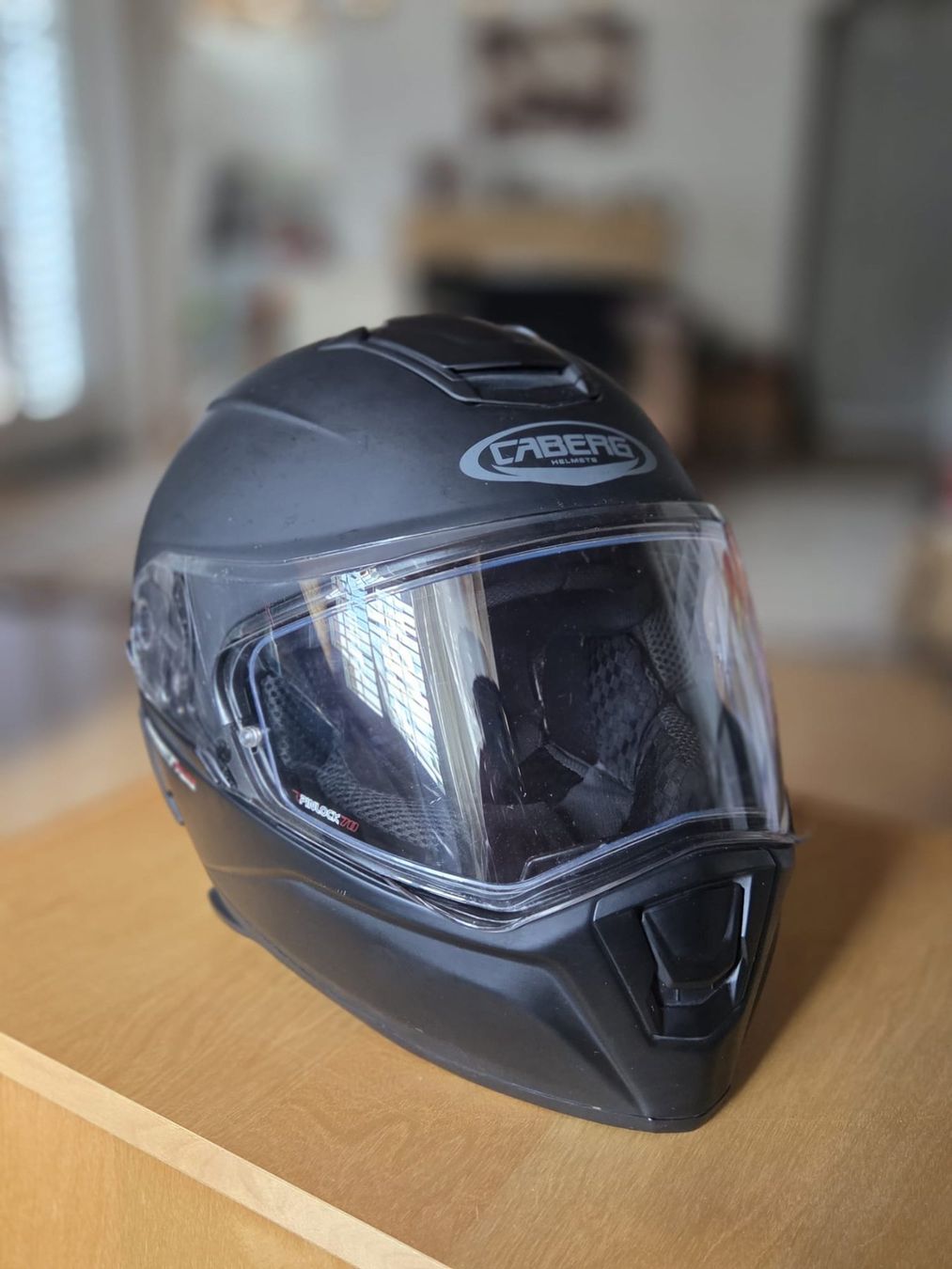 Caschi & visiere: Gebrauchter Motorradhelm zu verkaufen – Usato da Nürensdorf venduto da KimitheKing