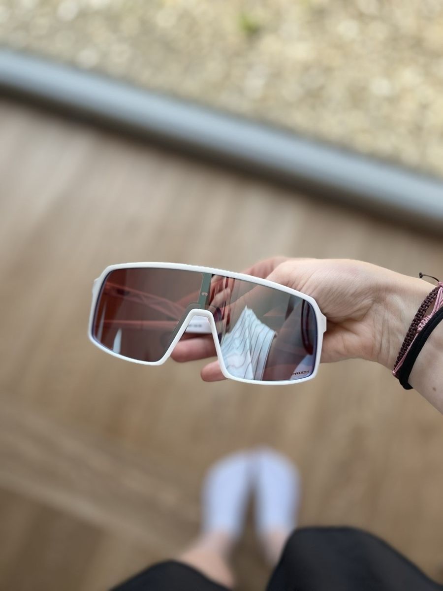 Oakley Brillen & Gläser: Lunettes de soleil Oakley, monture blanche – Gebraucht aus Sorens von lor_mt5w 1