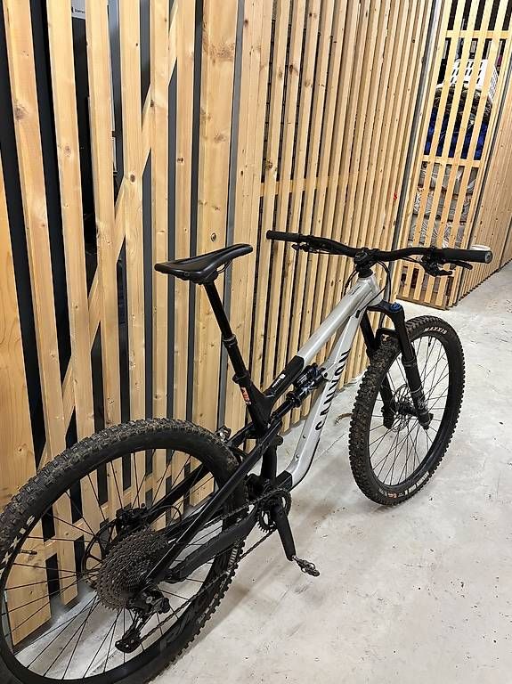Vélos: Canyon Spectral AL 29 – D'occasion à Faoug par jeb_9r7f 3