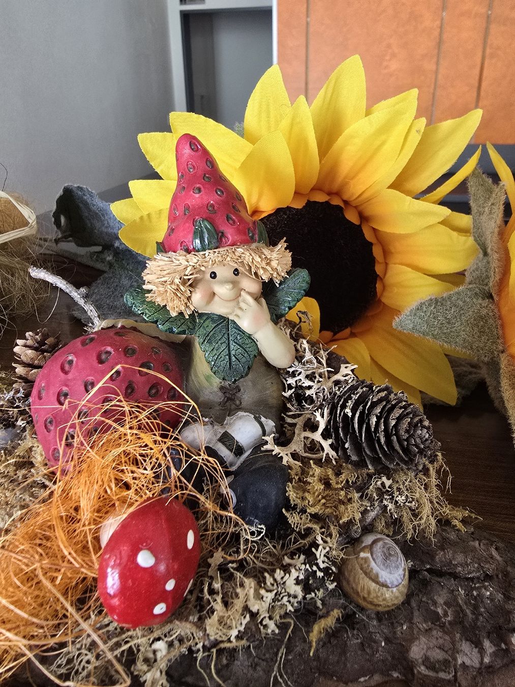 Alle Dekorationen: Herbstdekoration, Sonnenblume, Igel, Pilze – Gebraucht aus Morschach von Monikawi 4