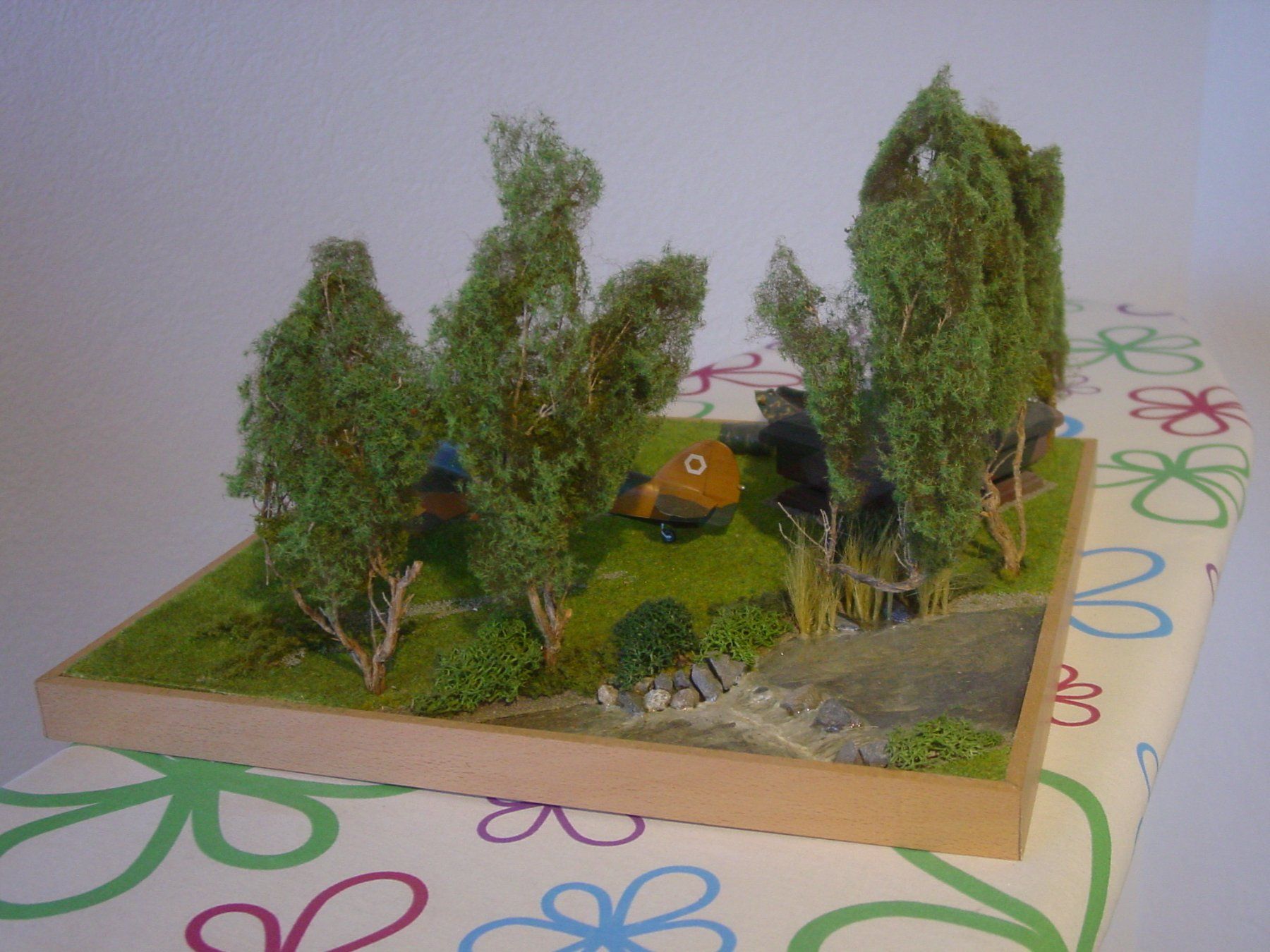 Kit di modellismo & Modellini statici: Hawker Hurricane 1/48 mit Diorama – Usato da Hirschthal venduto da Juribu 2