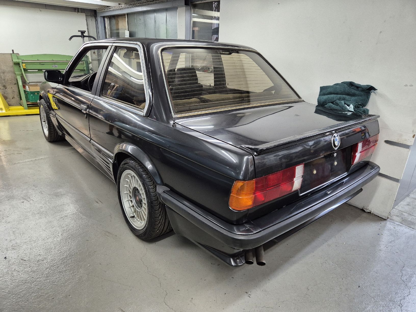 BMW Autos: BMW E30 323i Coupe - seltener Youngtimer! – Gebraucht aus Neuenhof von  3