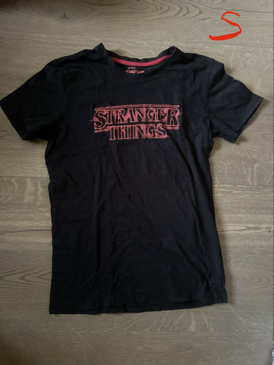 T-shirt: Stranger Things T-Shirt – Usato da Flums venduto da nad_m8br