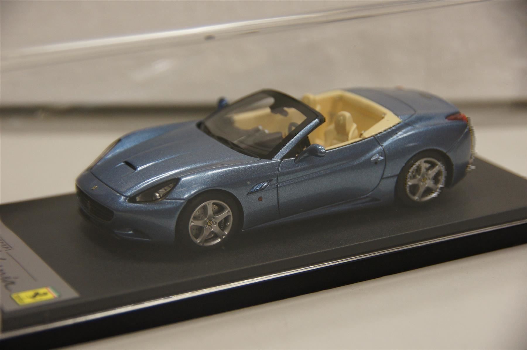 Modellini d'auto: 1/43 Ferrari California blau – Nuovo e nell'imballaggio originale da Stein AR venduto da Krabbe2