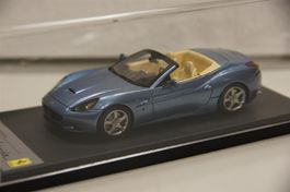 1/43 Ferrari California blau
