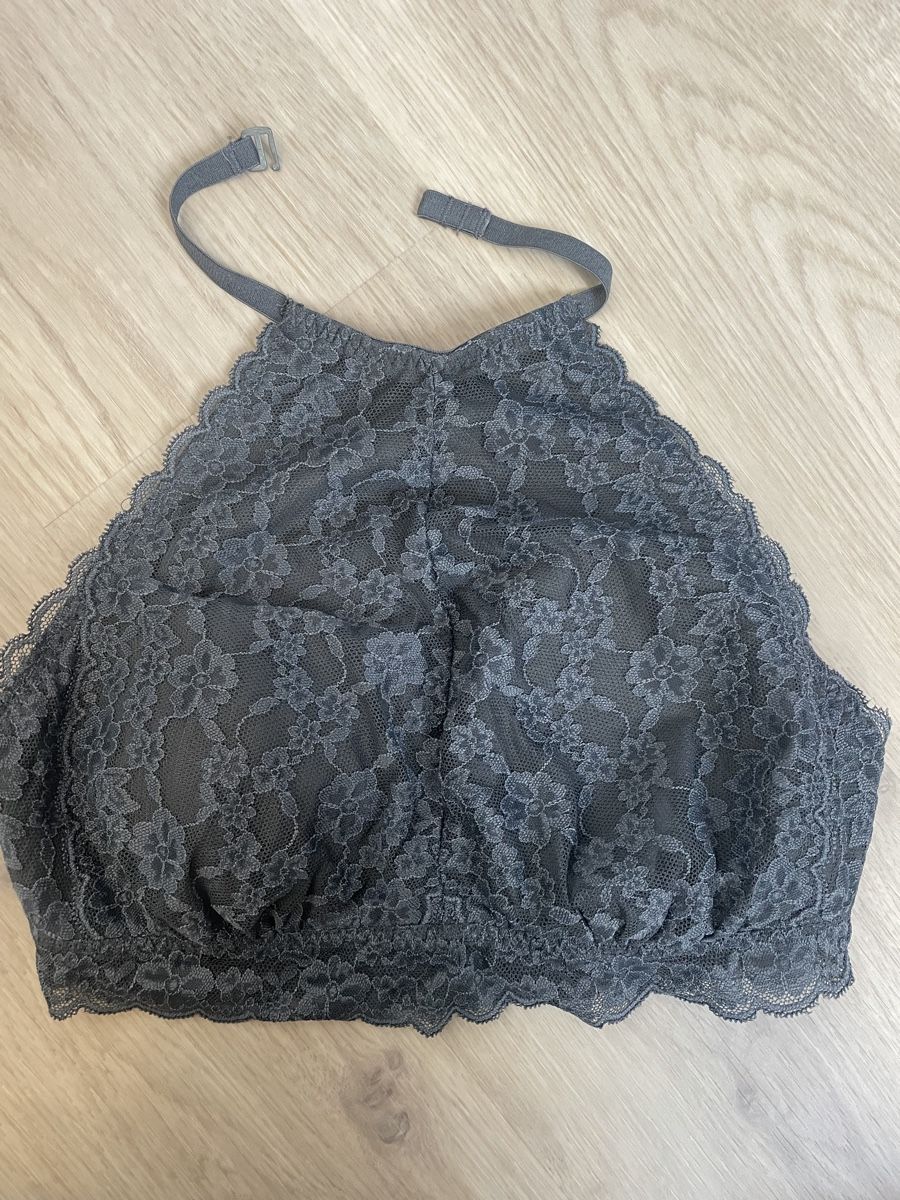 Hollister Altra biancheria intima: Grey Lace Bralette Top – Nuovo (secondo la descrizione) da Birmensdorf ZH venduto da Samantha_07