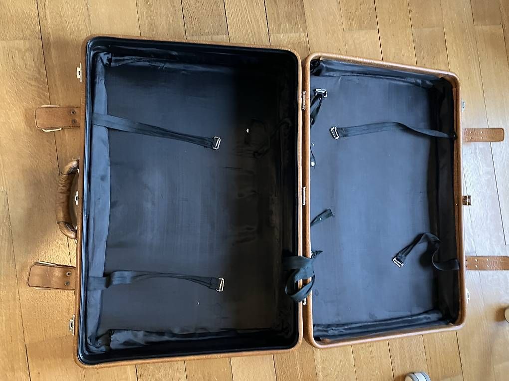Reisekoffer: Schöner Lederkoffer – Gebraucht aus Basel von jon_z292 2