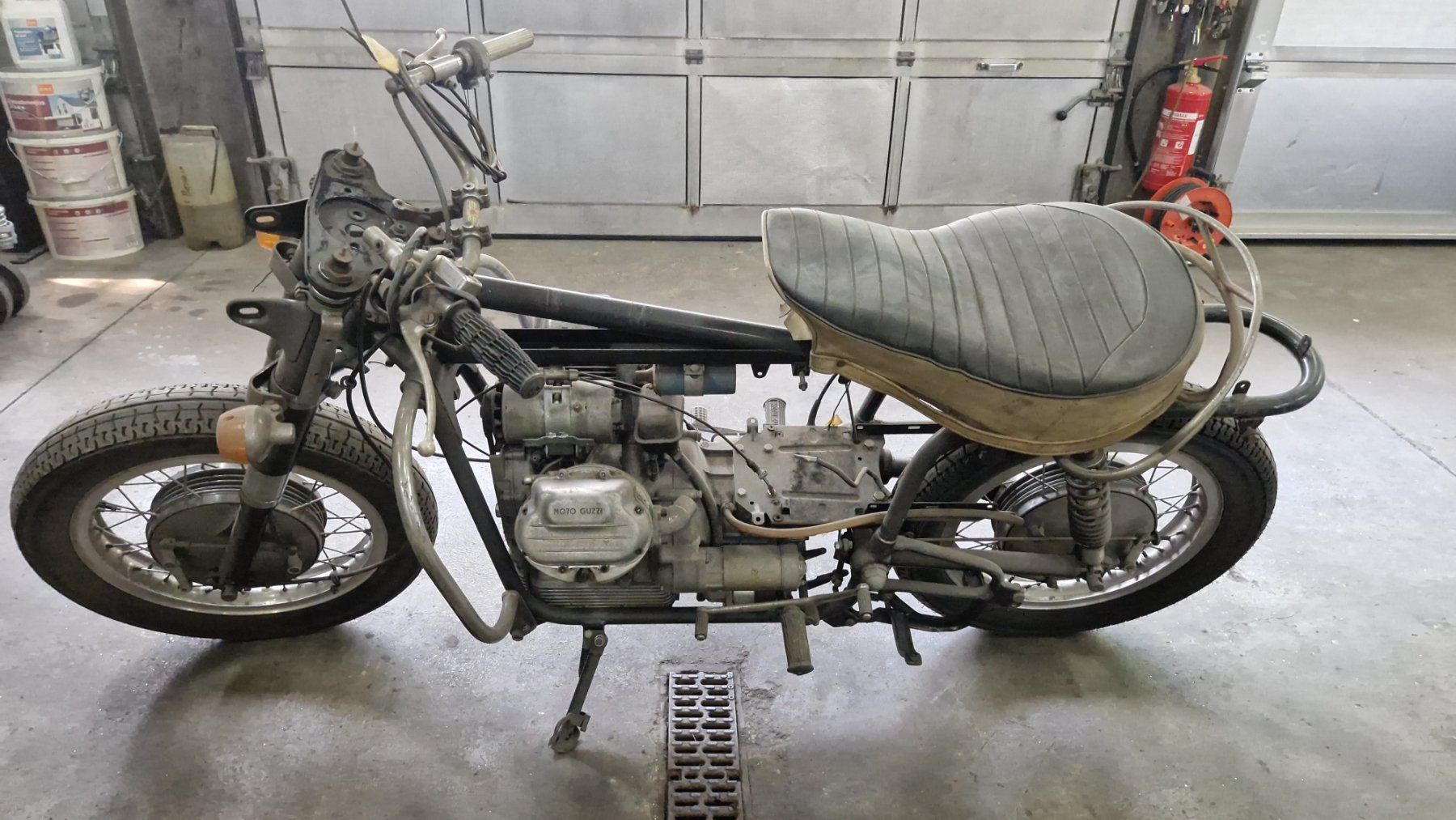 Moto Guzzi Strada: Moto Guzzi V7 Spezial Restaurationsobjekt oder Teilespender – Usato da Dübendorf venduto da 402765513 1