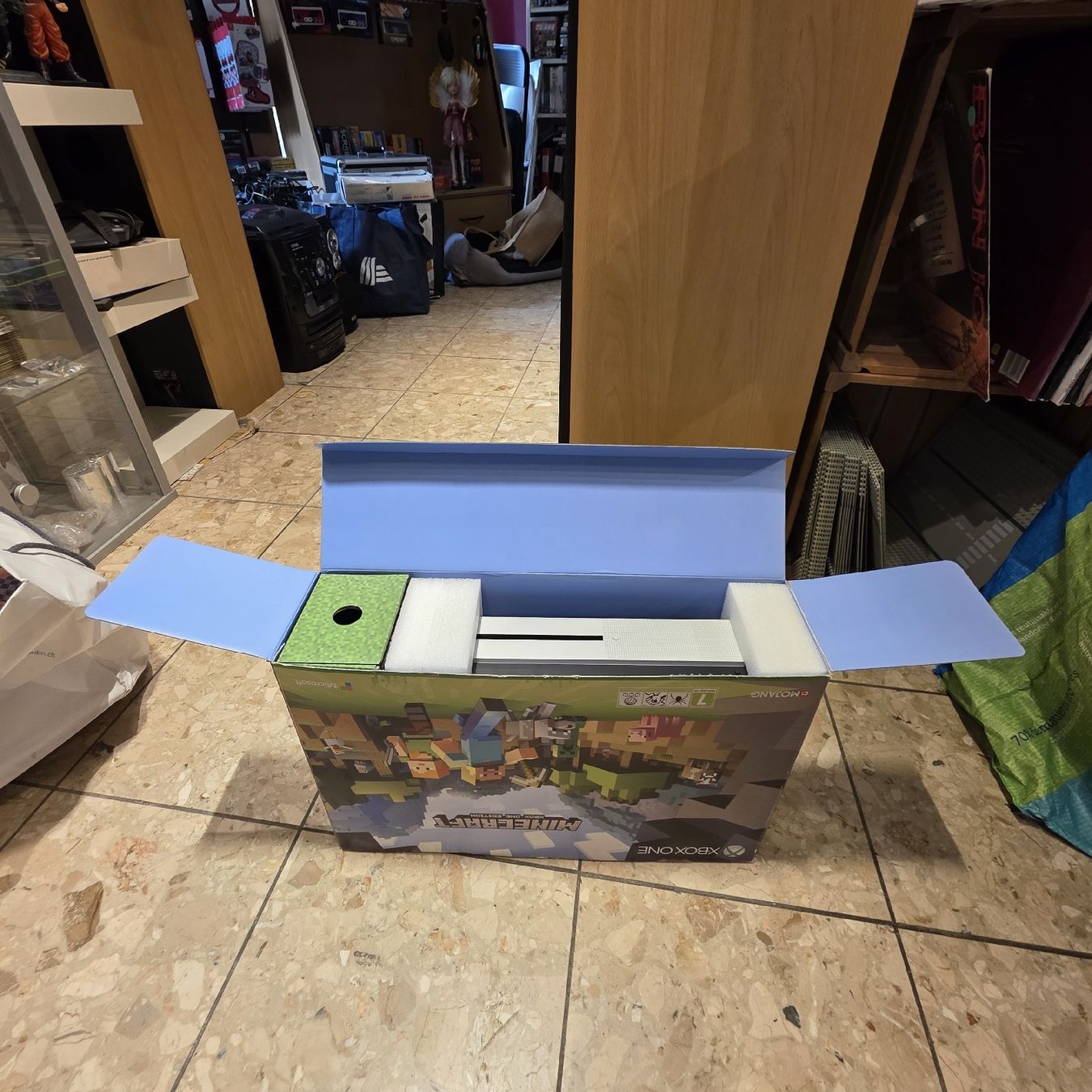 Microsoft Console: Xbox One S 500 GB – Nuovo (secondo la descrizione) da Oron-la-Ville venduto da Exacash 3