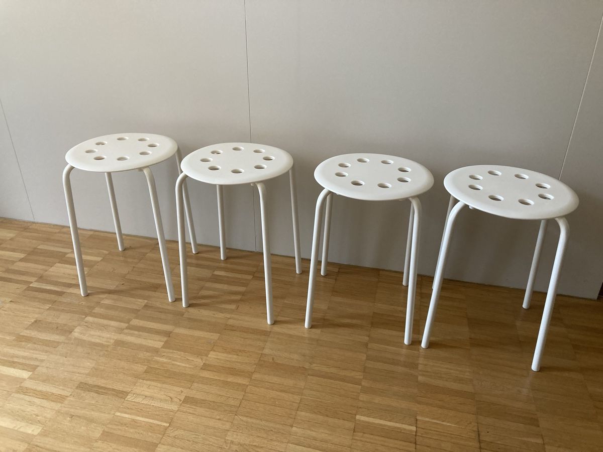 Ikea Sgabelli: 4 Ikea Hocker weiss Metall/Kunstoff – Usato da Zwingen venduto da Kult2000 4