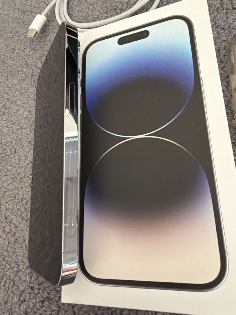 Apple Portables: iPhone 14 Pro, Silver, 256GB, A2890 – D'occasion à Confignon par mil_rb67 1