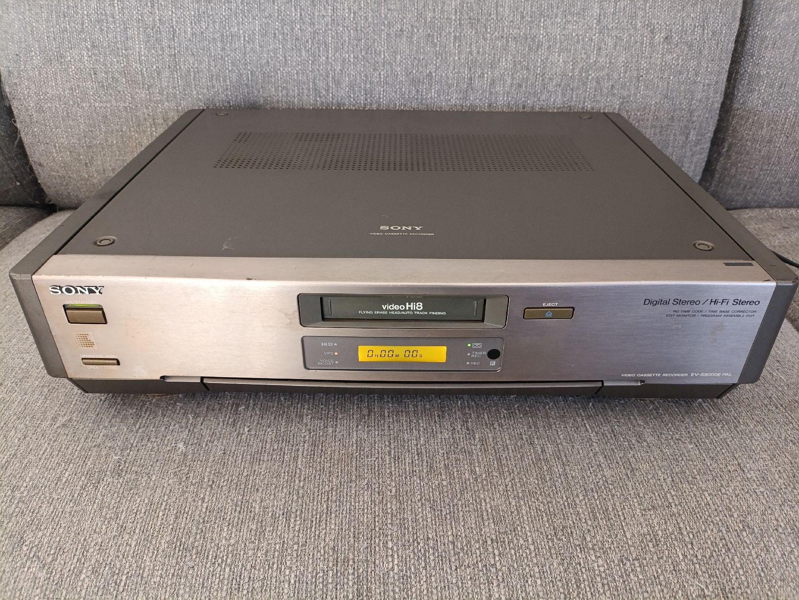 Sony Multimediaplayer & Streamer: Sony Hi8 Player EV-S9000E VC, defekt – Defekt aus Wil SG von  4