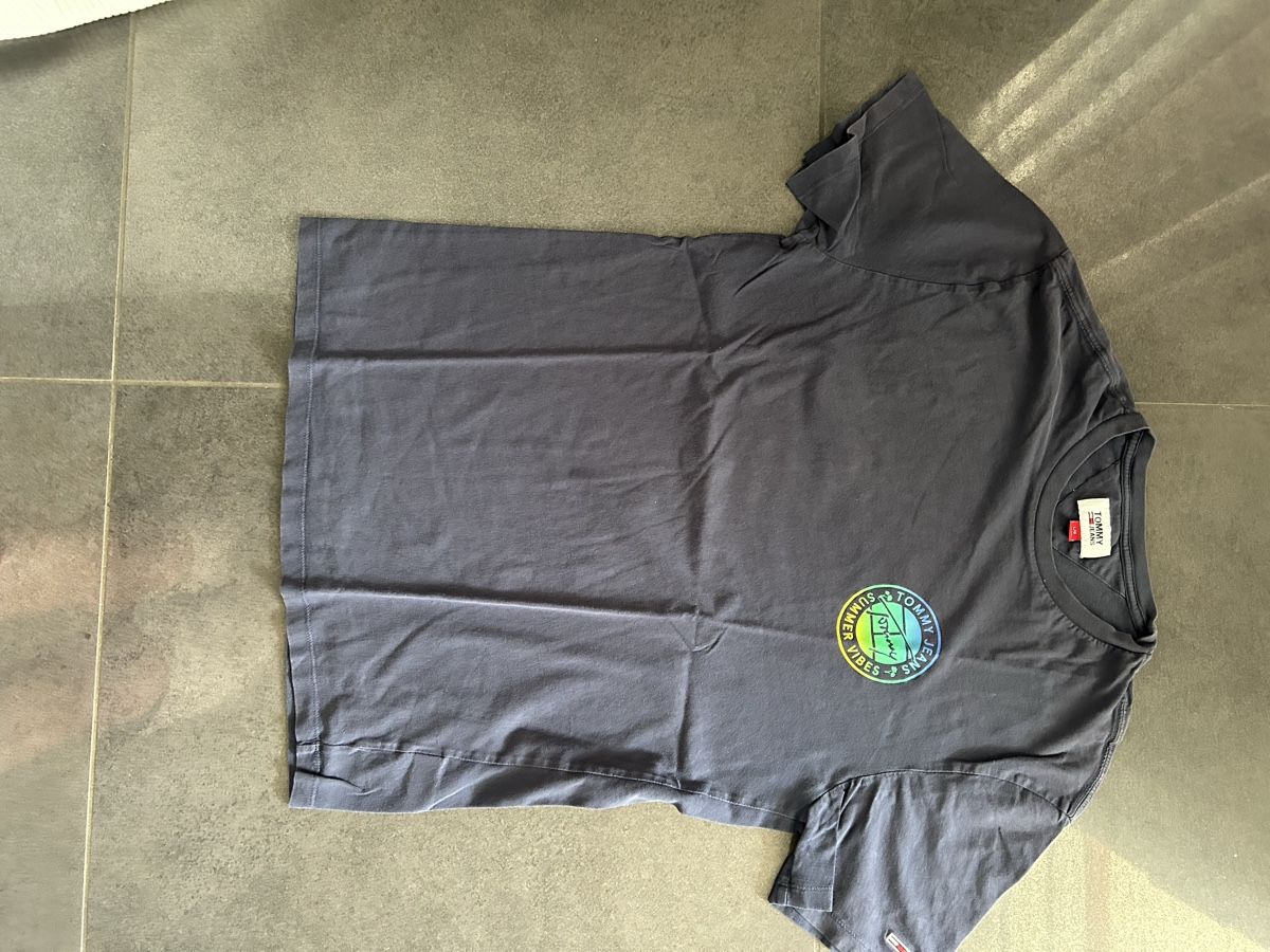 Tommy Hilfiger T-shirts: 3 Tommy Hilfiger T-Shirts Gr. L – D'occasion à Eglisau par loumops 3