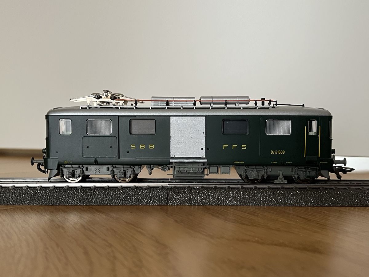 Roco Modellini di ferrovie: SBB De 4/4 Gepäcktriebwagen Roco AC digital – Usato da Basel venduto da Re620_11627 1