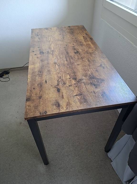 Scrivanie: Simple desk – Usato da Zürich venduto da run_zc5s 1