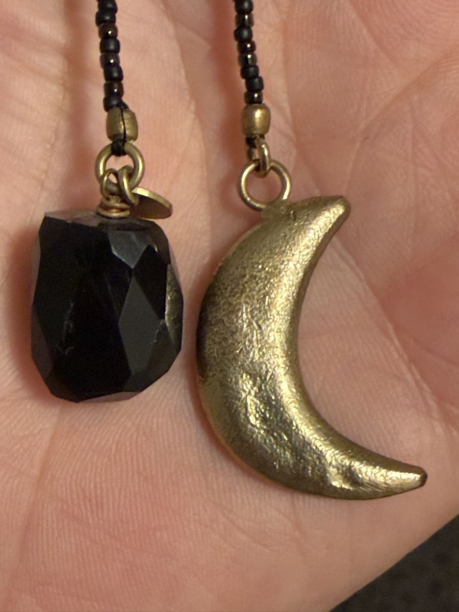 Catenine: Wunderschöne Halskette mit Mond- und Steinanhänger. – Usato da Adliswil venduto da StephanieAnnina 8