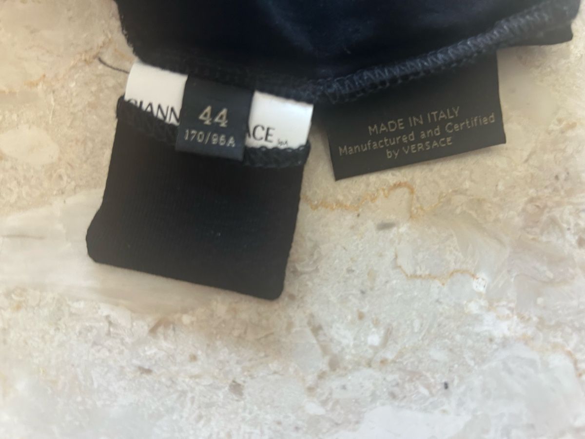 Versace T-shirt: Maglietta VERSACE taglia 38 – Nuovo (secondo la descrizione) da Locarno venduto da Matic04 9