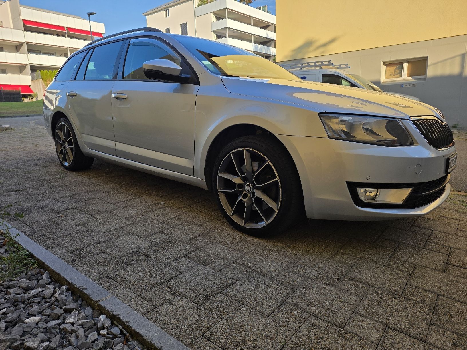 Skoda Automobili: Skoda Octavia Kombi – Usato da Lütisburg venduto da Bruce-10 1