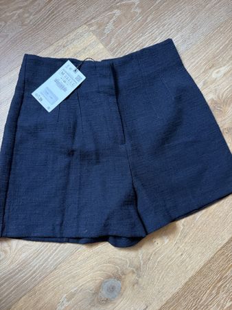 Zara Shorts dunkelblau Groesse M neu mit Etikett