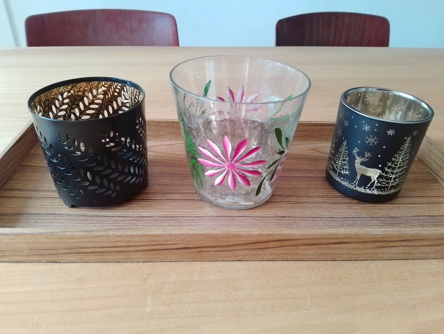Tutte le decorazioni: Kleines Holztablett, drei hübsche Windlichter Glas/Metall – Usato da Luzern venduto da Seri4 1