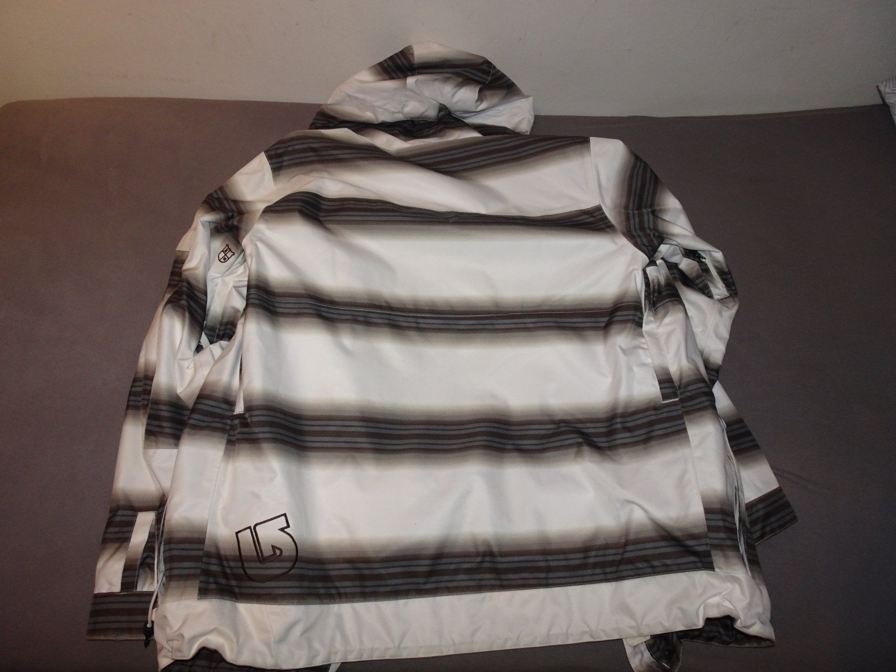 Burton Giacche: Shaun White BURTON Snowboard Jacke – Usato da Waldenburg venduto da LuxusTrends 1