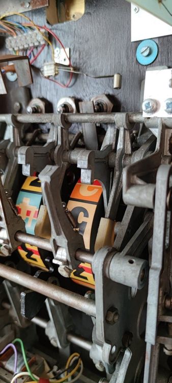 Spielautomaten: Tivoli – Gebraucht aus  von  7