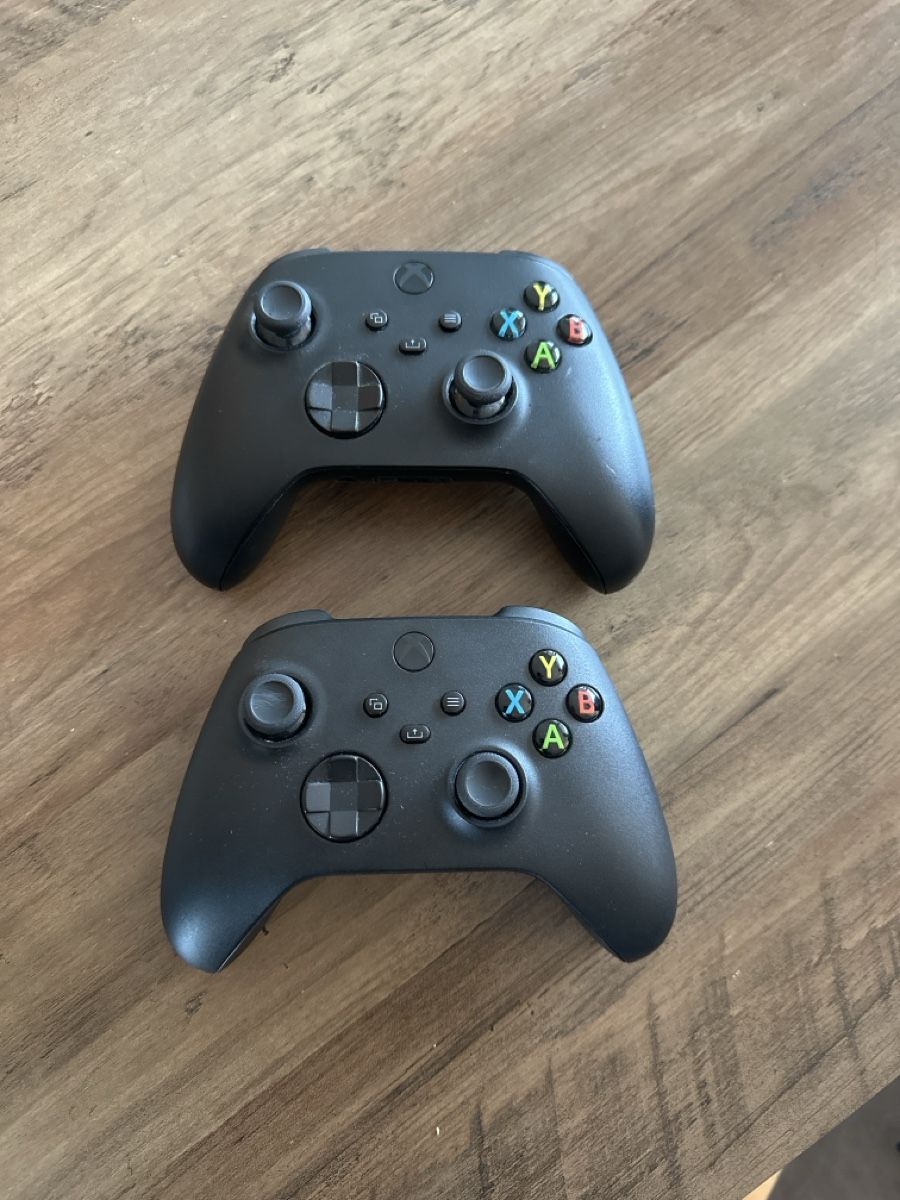 Microsoft Console: X box series X + 2 controller – Usato da Luzern venduto da zoe2009 3