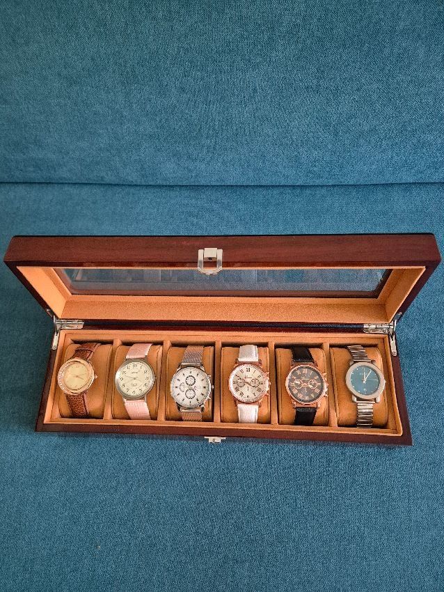 Scatole porta orologi: Uhrenbox mit 6 Uhren – Usato da Embrach venduto da wernici 1