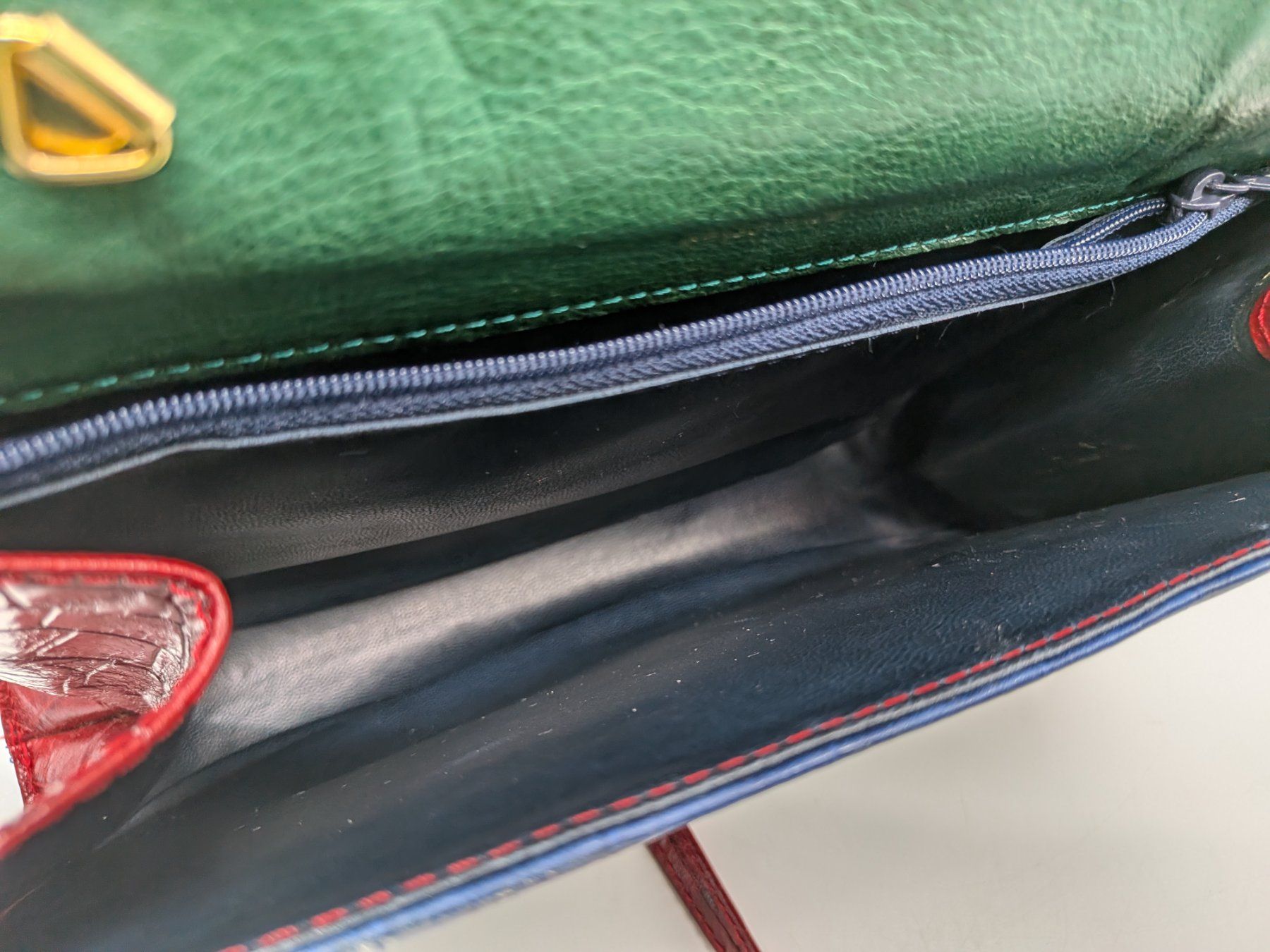 Borse da donna: Vintage 3-farbige Ledertasche Swiss Made – Usato da Emmen venduto da magelan 7
