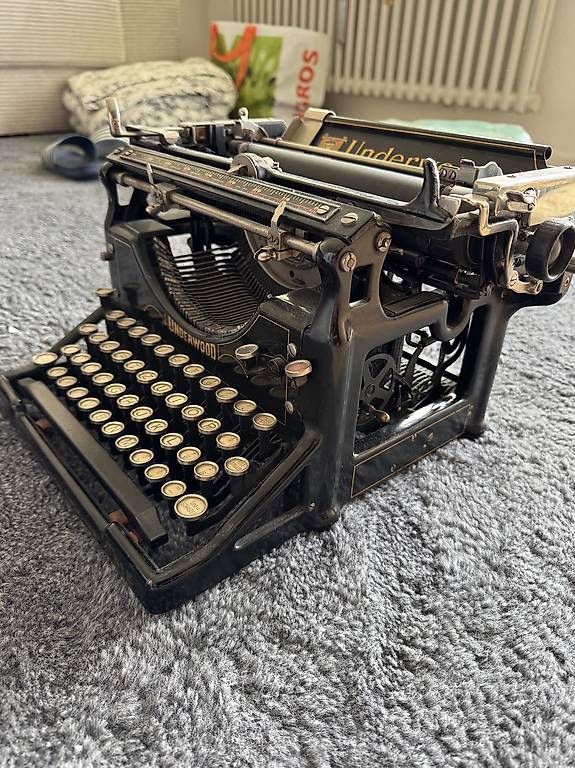 Underwood Schreibmaschinen: Underwood Schreibmaschine – Gebraucht aus Eschlikon TG von S_Ro84zz 2