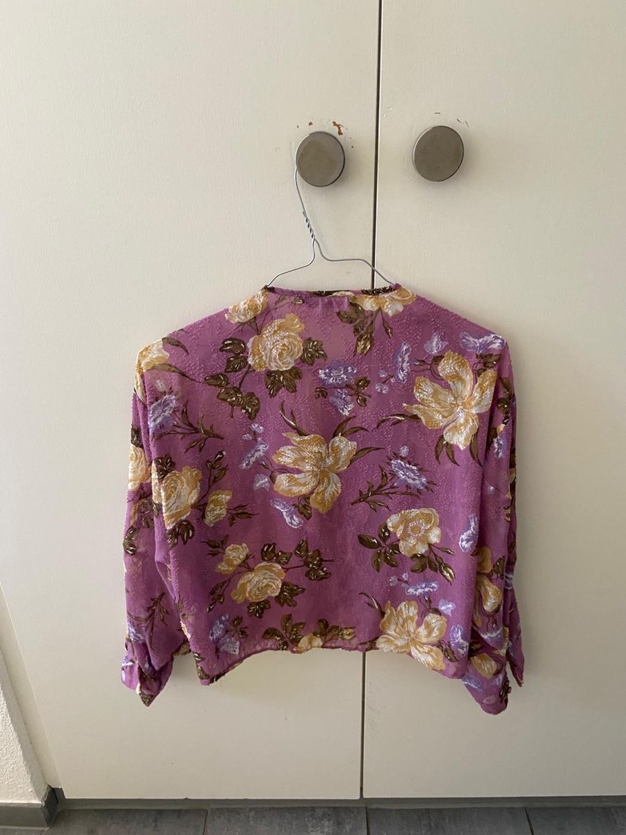 Camicette: Bluse Gr. L sehr speziell – Usato da Thalwil venduto da Leo33x 1