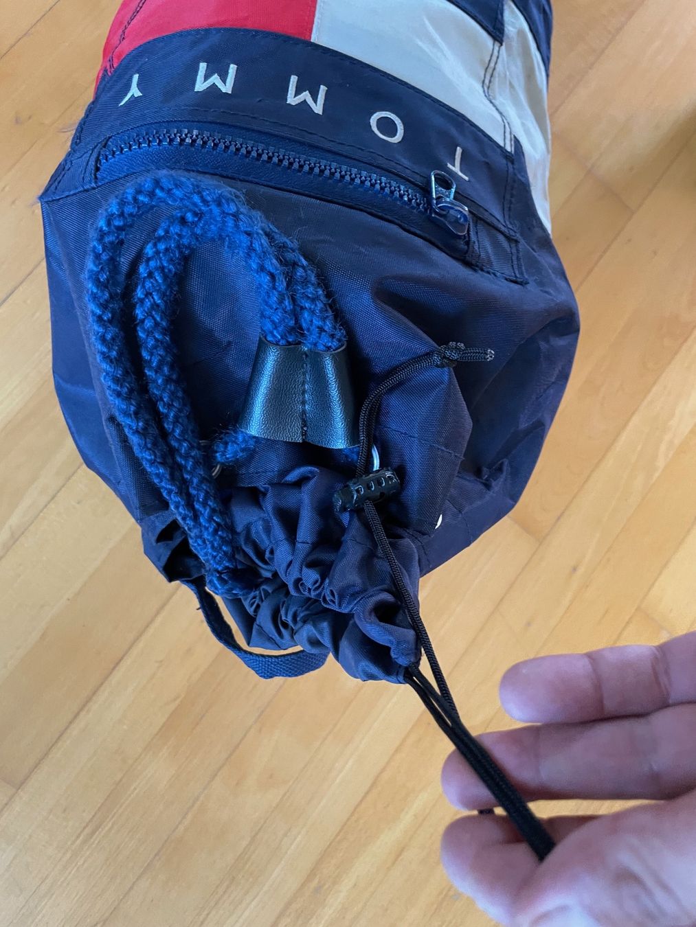 Tommy Hilfiger Zaini: Vintage 90s Tommi Hilfiger Back Pack 25 L – Usato da Zürich venduto da le_souk 5