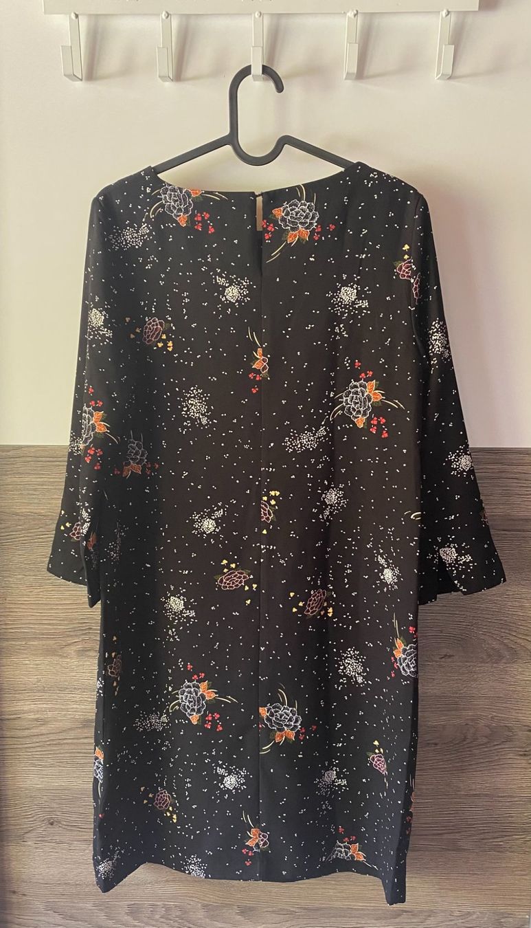 Kleider: Robe noire à fleurs - Camaïeu – Neu und originalverpackt aus Rochefort von Audrey.Maire 4