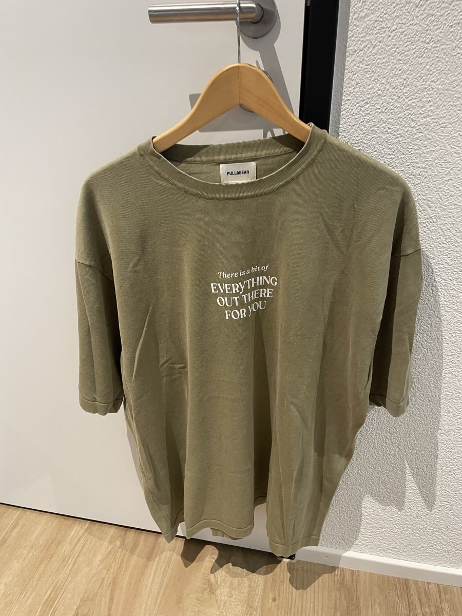 Pull&Bear T-shirt: Oversize T-Shirt – Usato da Niederwil SG venduto da mar_8229