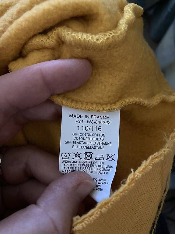 Pulls et sweat-shirts: Pullover gelb 110/116 – D'occasion à Wettingen par and_g5rx 3