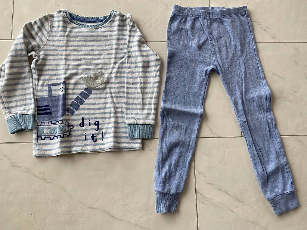 Lotti & Set di vestiti: Skipulli und Pyjama Grösse 110/116 – Usato da Wagen venduto da 20Ricola18 3
