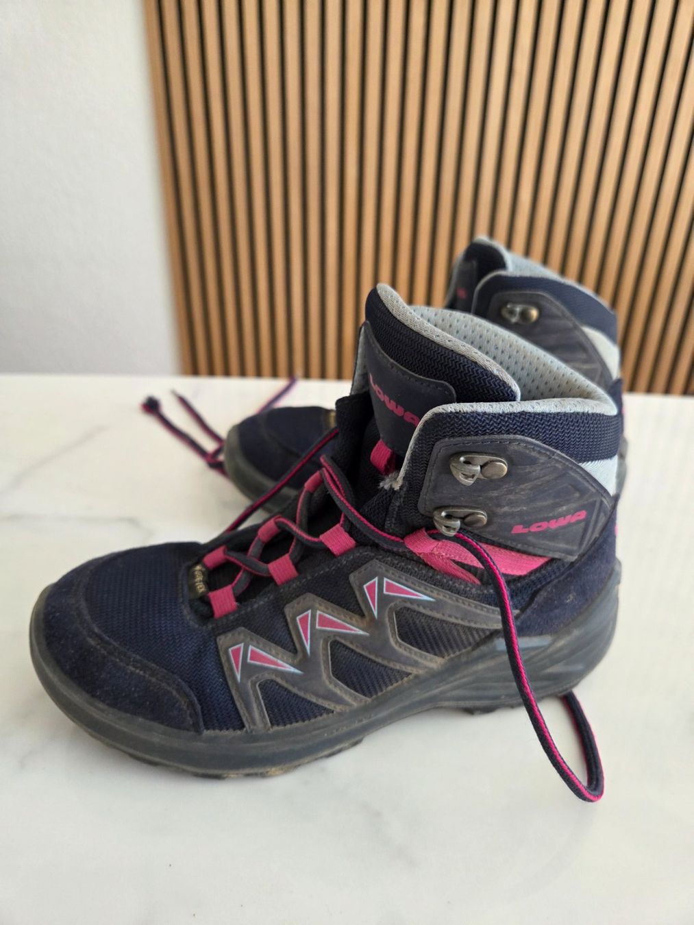 Lowa Scarpe per ragazzi: Lowa Kinderwanderschuh Gr. 33 – Usato da Bülach venduto da Goldfishli 2